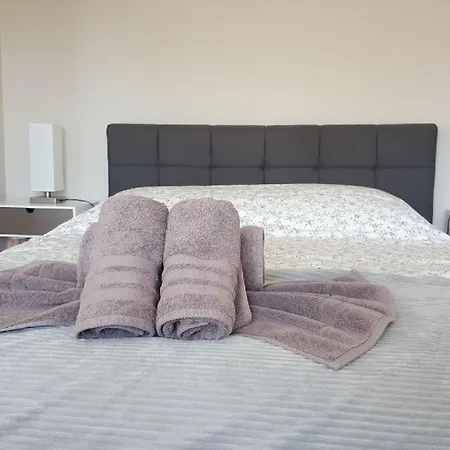 Appartement 4 Personnes Piscine Balcon Parc