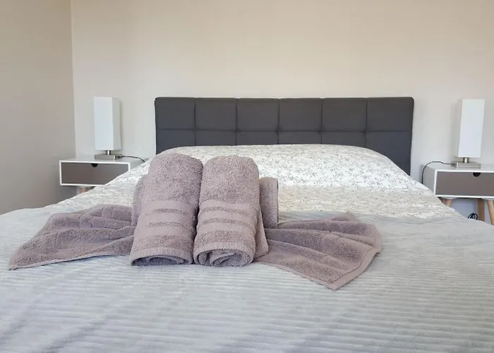 Appartement 4 Personnes Piscine Balcon Parc