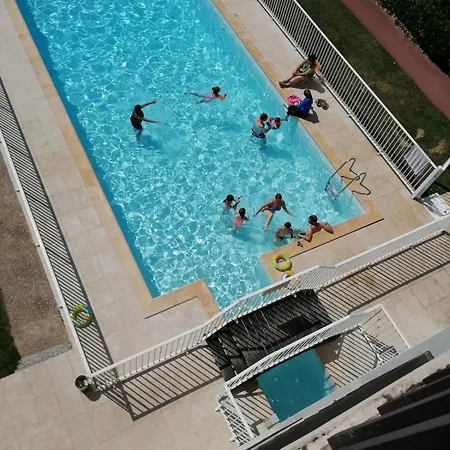 4 Personnes Piscine Balcon Parc Apartmán *