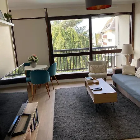 Apartment 4 Personnes Piscine Balcon Parc